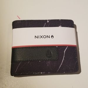 Nixon wallet
